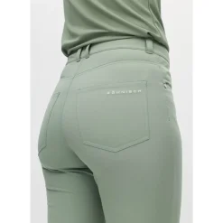 Chie Comfort Shorts Bermuda Dame Lily Pad